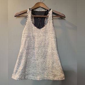 Lululemon Dance To Yoga Dottie Dash Grain Mesh Black/White Tank Womens Size 4